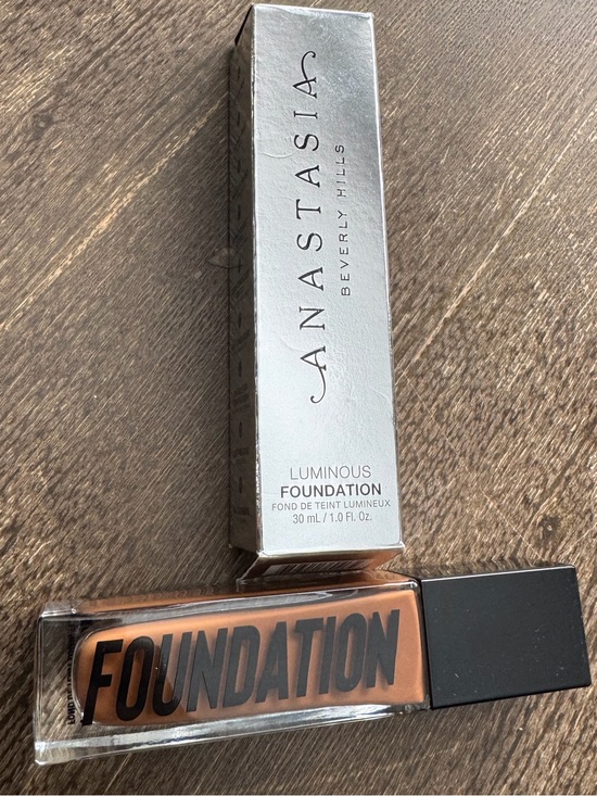 Anastasia Other - NIB Anastasia Luminous Foundation 500C